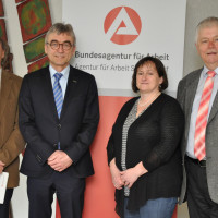 Über die aktuelle Situation auf dem Arbeitsmarkt informierte der Leiter der Agentur für Arbeit Schwandorf Joachim Ossmann (2. von links) MdL Franz Schindler, MdB Marianne Schieder und MdL Reinhold Strobl (von links). (Quelle: Agentur für Arbeit)